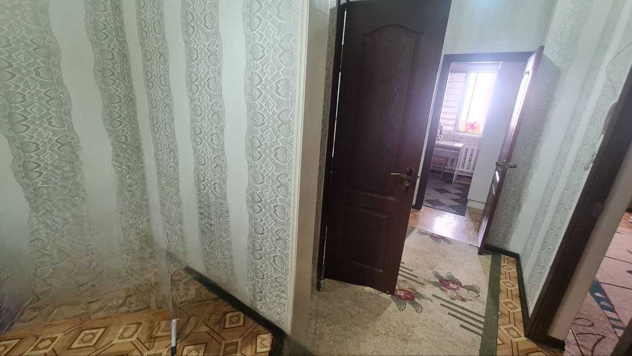 СРОЧНО Продается  Квартира 
 Сергели 7.  4станция метро 2/5/9
