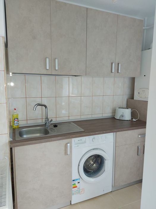 Închiriez garsoniera