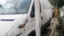 vând Iveco motor 2.8 anul 2003 tracțiune spate are puntea dublă mașină