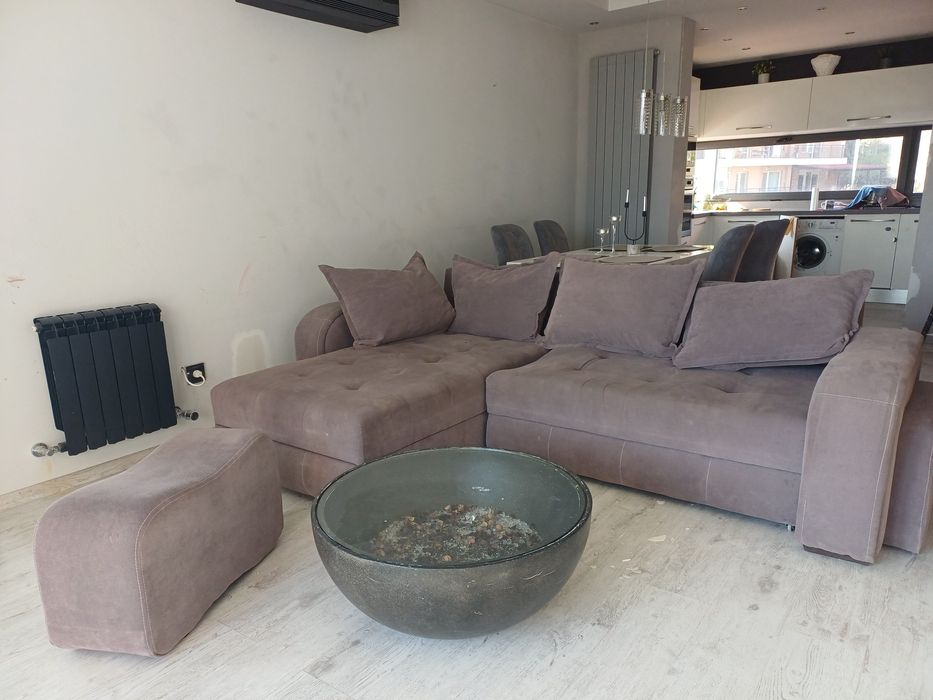 Диван,холна маса и рафт- кутии