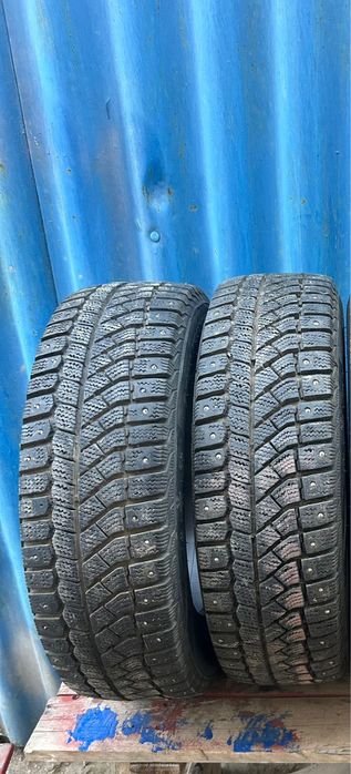 Продам зимние шины  в отличном состояние