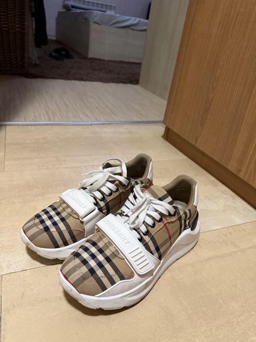 Обувки Burberry 40 номер
