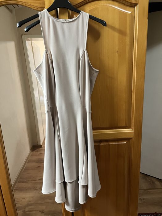 Елегантна дамска рокля