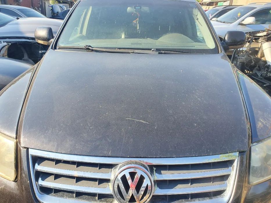 Dezmembrez Vw Touareg motor 3.0 tdi V6 an 2006 tip BKS 224 cp capota motor portbagaj senzori bara fata spate pompa unitate ABS racitor gaze ventilator habitaclu alternator electromotor interior complet scaun scaune fata bancheta spate dezmembrari piese