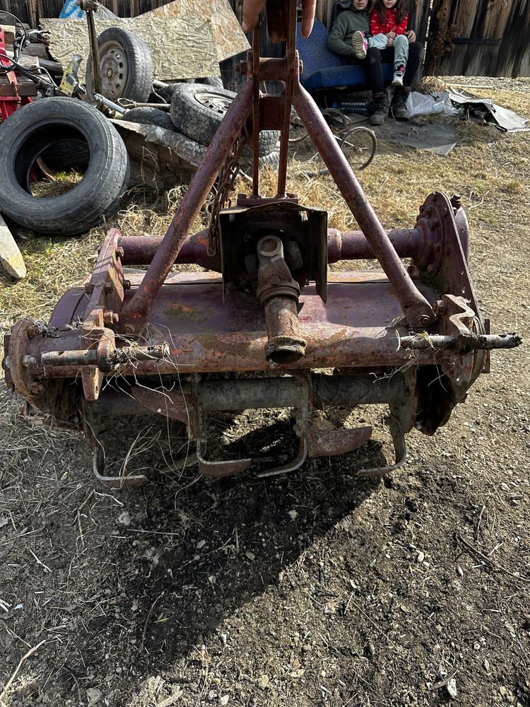 Vand freza pentru tractor