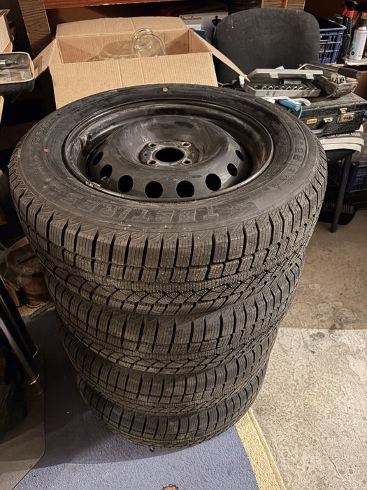 Кобальт Ларгус диски штампы R15 с новой зимней резиной 195/65 15