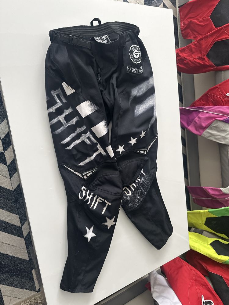pantaloni enduro motocross motocicleta protectie protectii