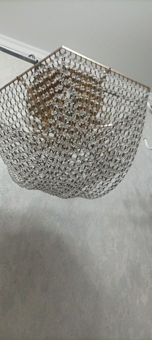 Продам люстру хрустальную