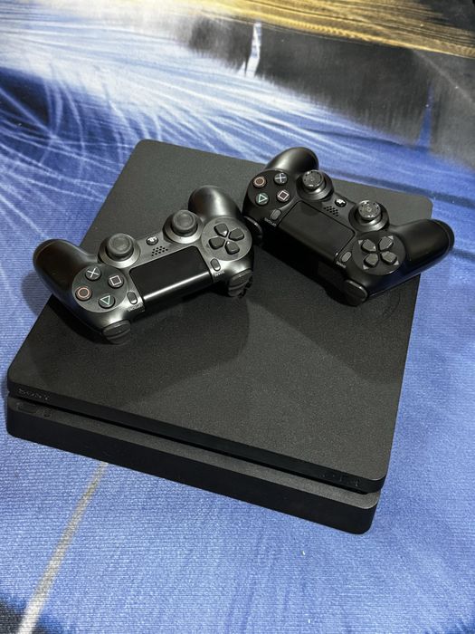 PS4 Slim 1TB + 2 (Dualshock 4 v2)