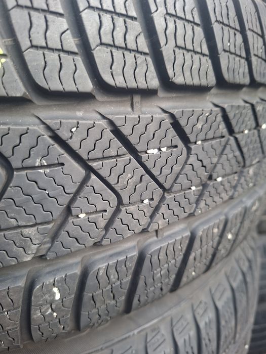225 50 18 Pirelli Runflat iarnă set 4 buc ca noi