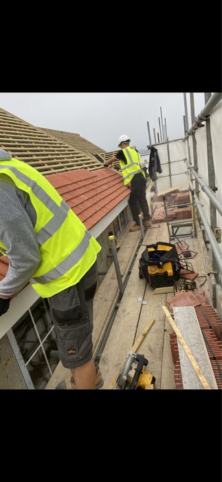 Firma , Executam constructii la rosu sau la cheie , oferim garantie