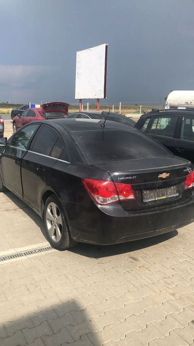 Dezmembram Chevrolet Cruze 2.0D  2010 automat