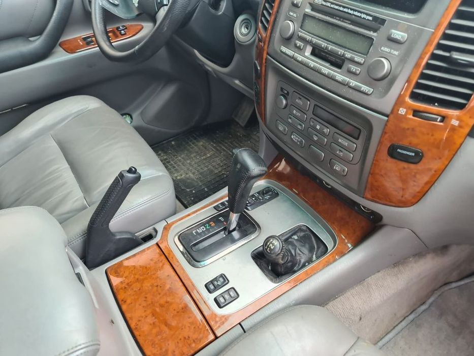 Dezmembrez Toyota Land Cruiser J100 4.2 tdi an 2004