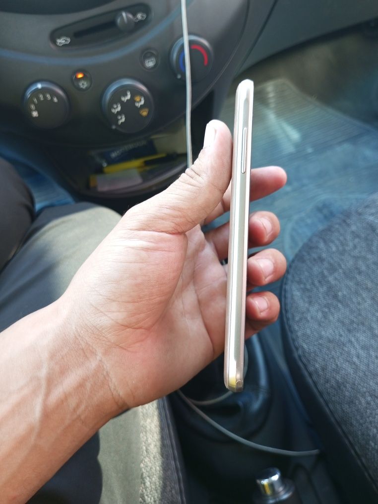 Samsung galaxy J3 6