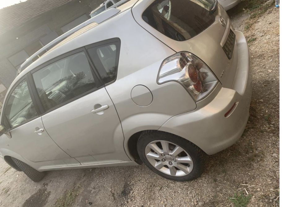 Toyota corolla verso 1.8 i на части