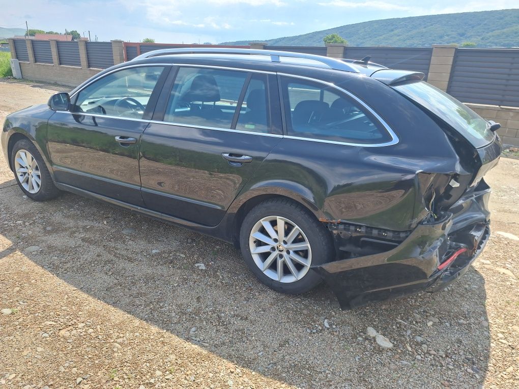 Ușii usa Skoda Superb 2 facelift model break cod culoare negru LF9R
