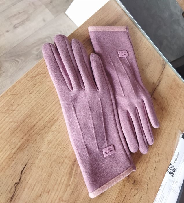 Дамски ръкавици - размер S.