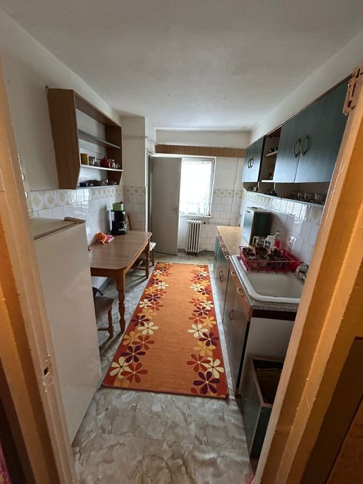 Vand apartament 3 camere