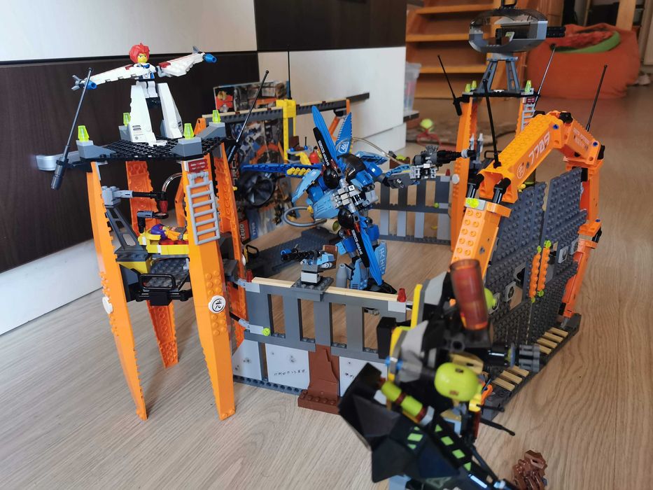 LEGO 7709 - [Exo Force] Sentai Fortress [Foarte Rar]