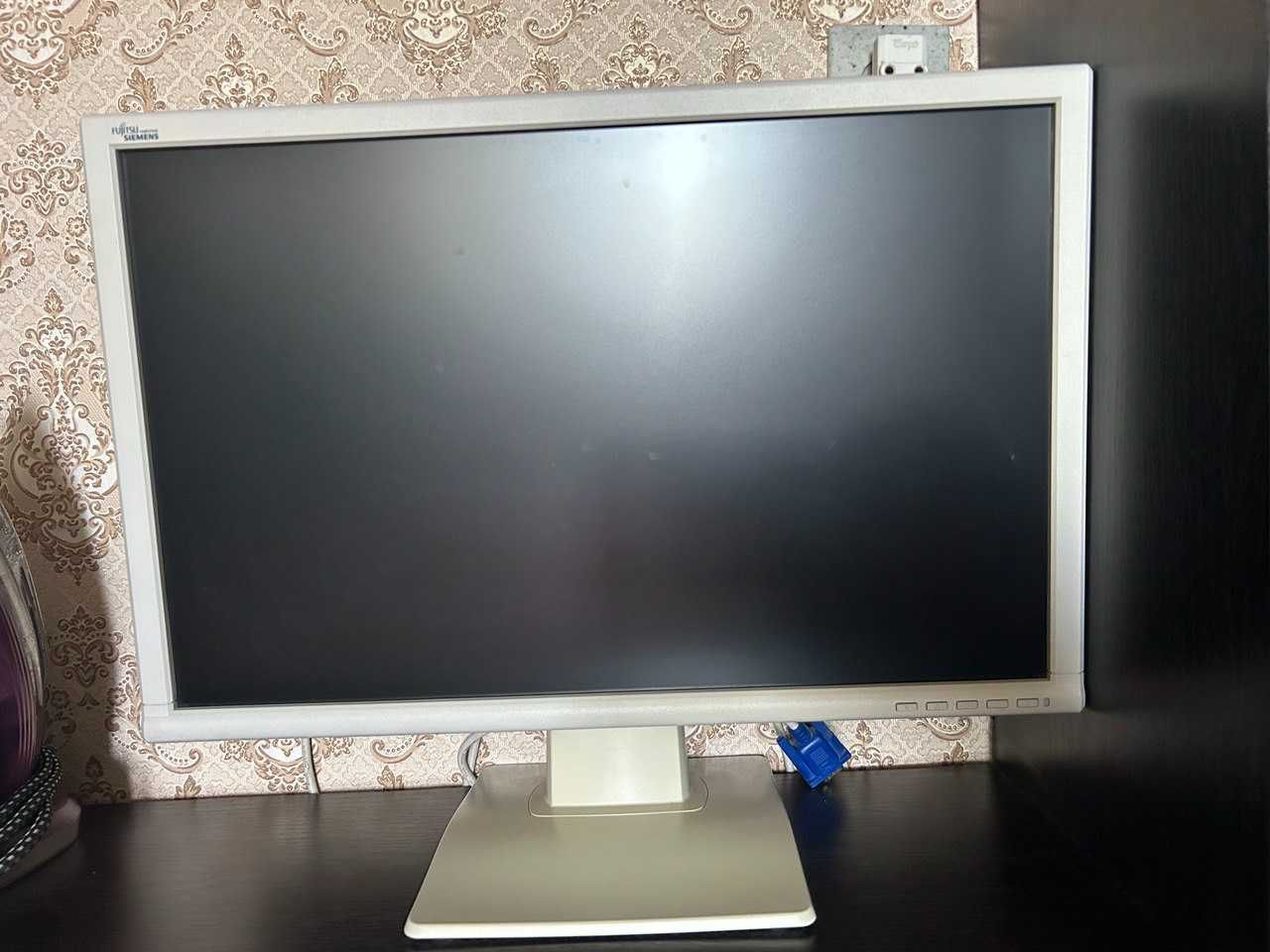 Монитор Fujitsu Siemens