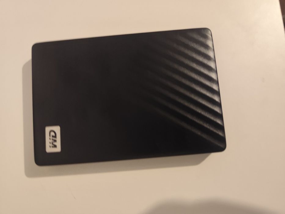 Vând HDD WD Passport 4 Tb