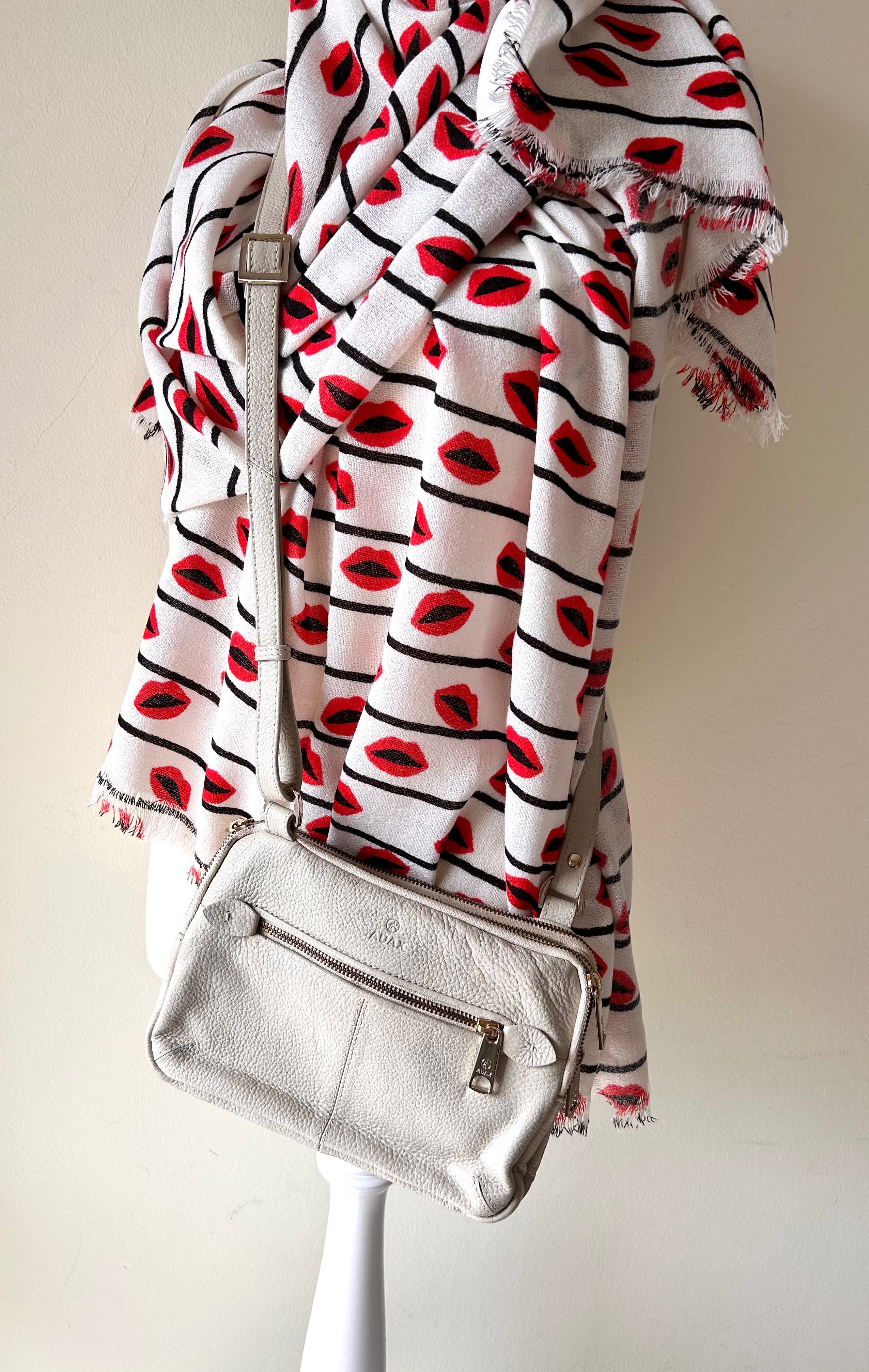Adax кокетна малка чанта естествена кожа и нов шал Esprit