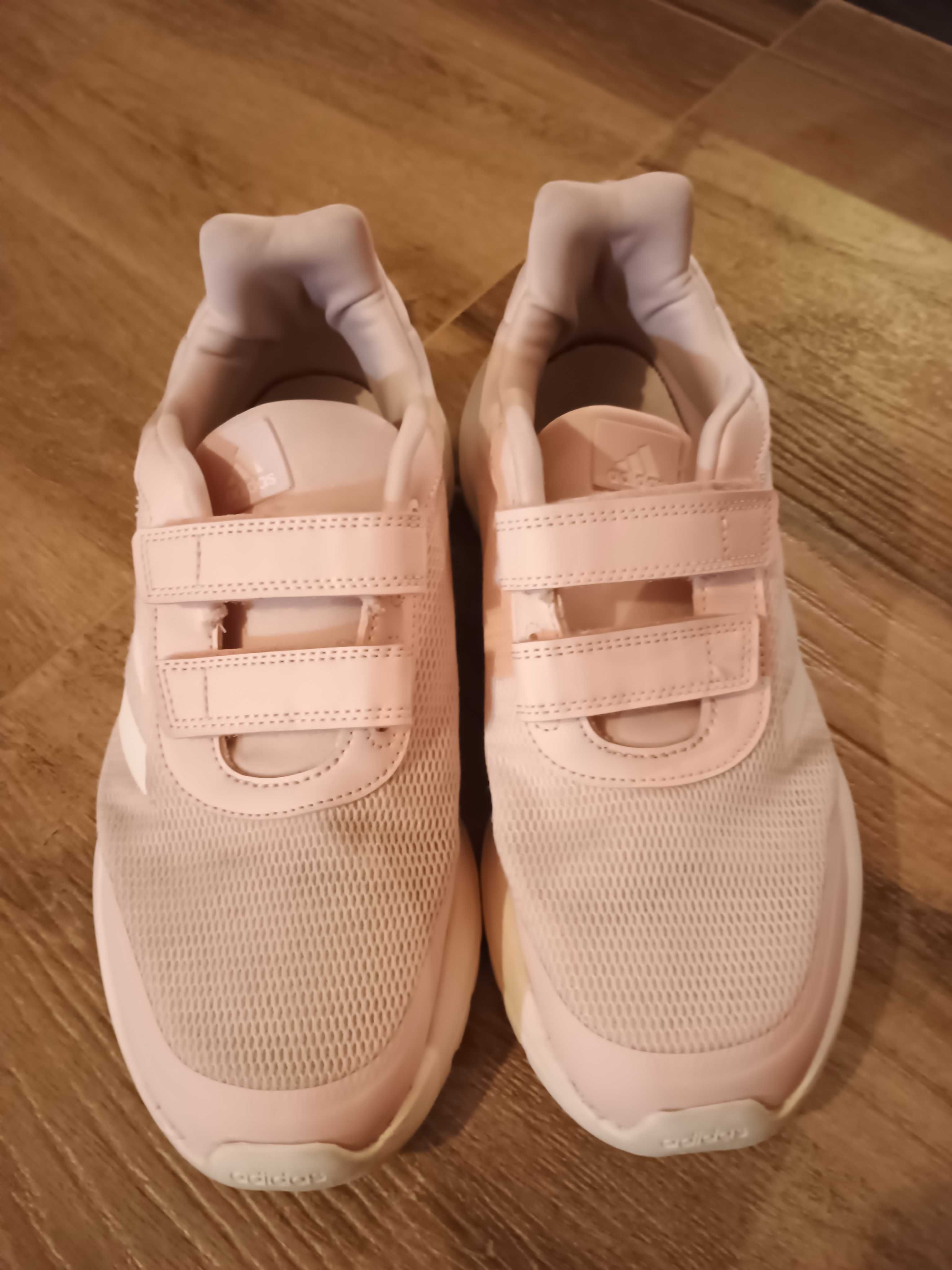Дамски маратонки Adidas 40 номер