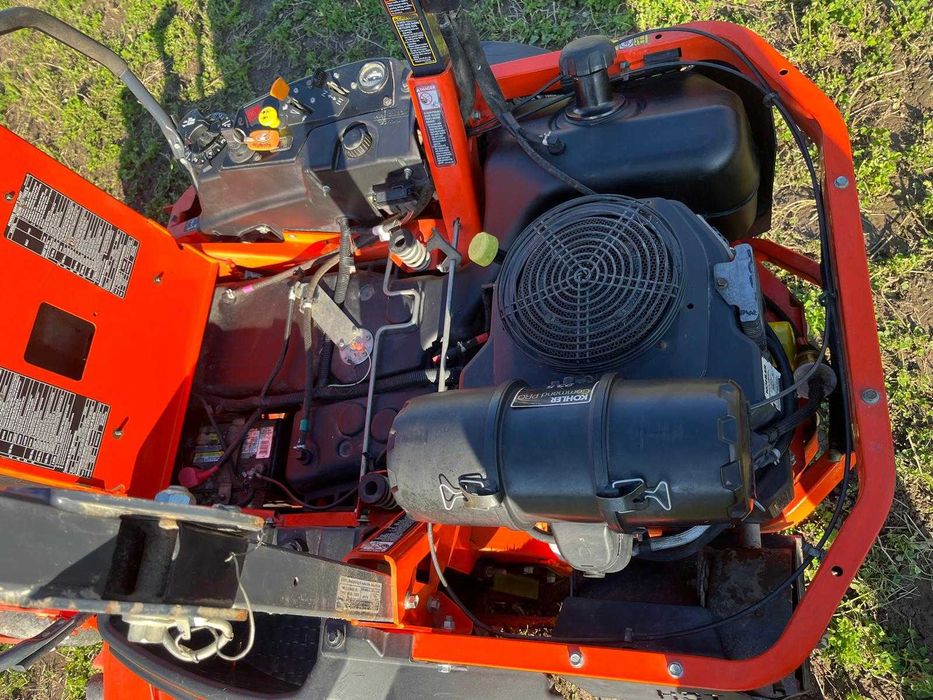 Tractor de tuns iarba profesional KUBOTA Z724