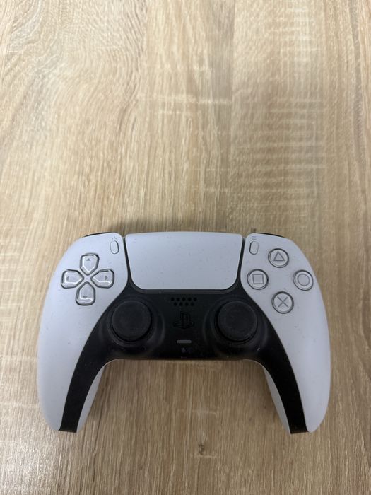 Ps5 digital + doua controlere