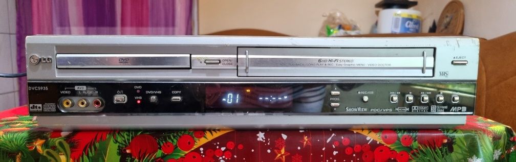 VHS + Dvd LG player recorder stare excelenta de funcționare