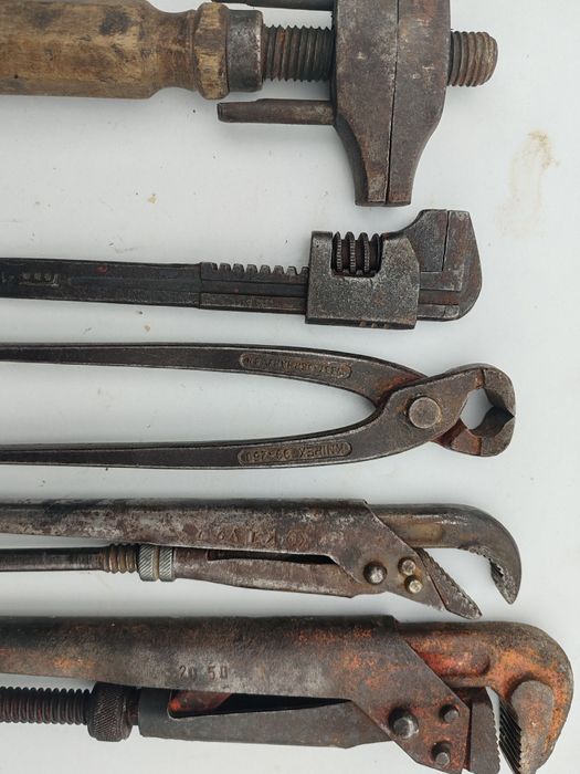 Стари ретро инструменти