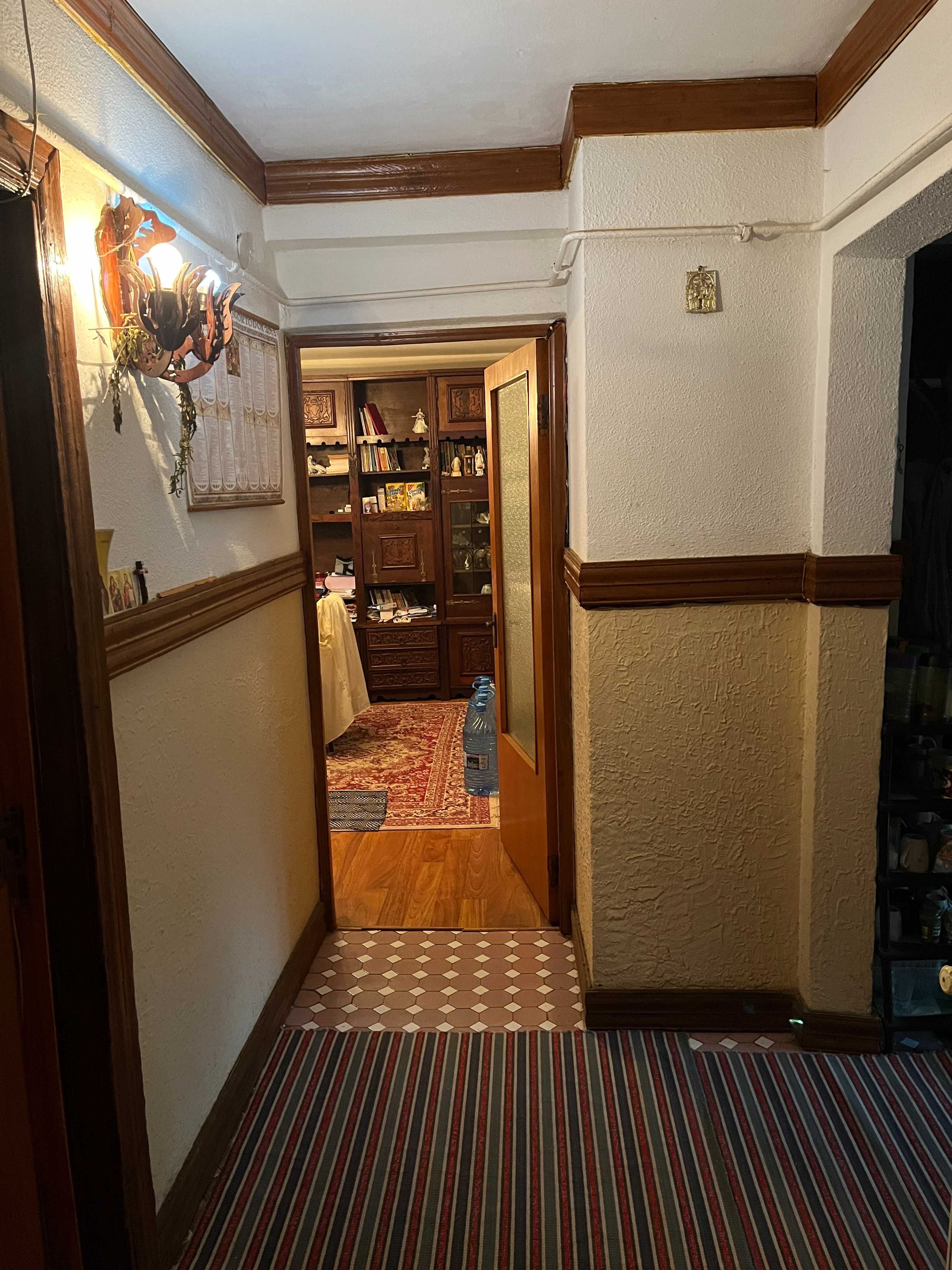 Apartament 3 camere / N. Balcescu / parter / decomandat / negociabil