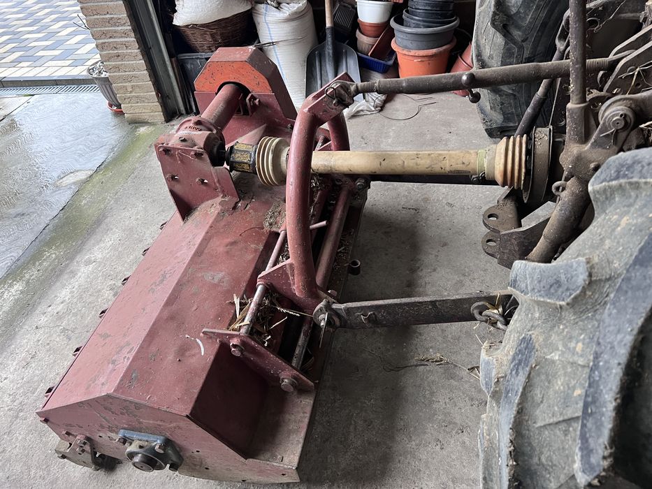 Vand tocator de resturi vegetale