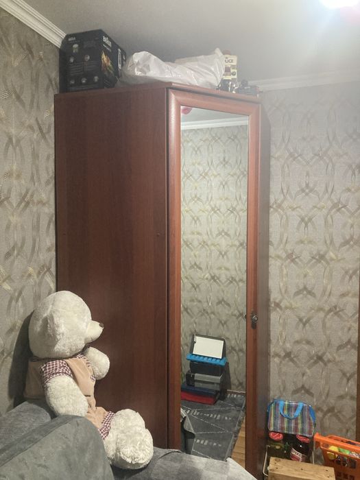 Продам ,мебель угловой шкаф 50 тыс , кухоный гарнитур 90тыс ,