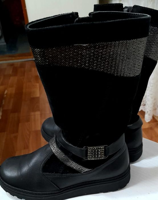 Сапоги девочковые размер 33 натуральная кожа ,натур.мех ,натур замша