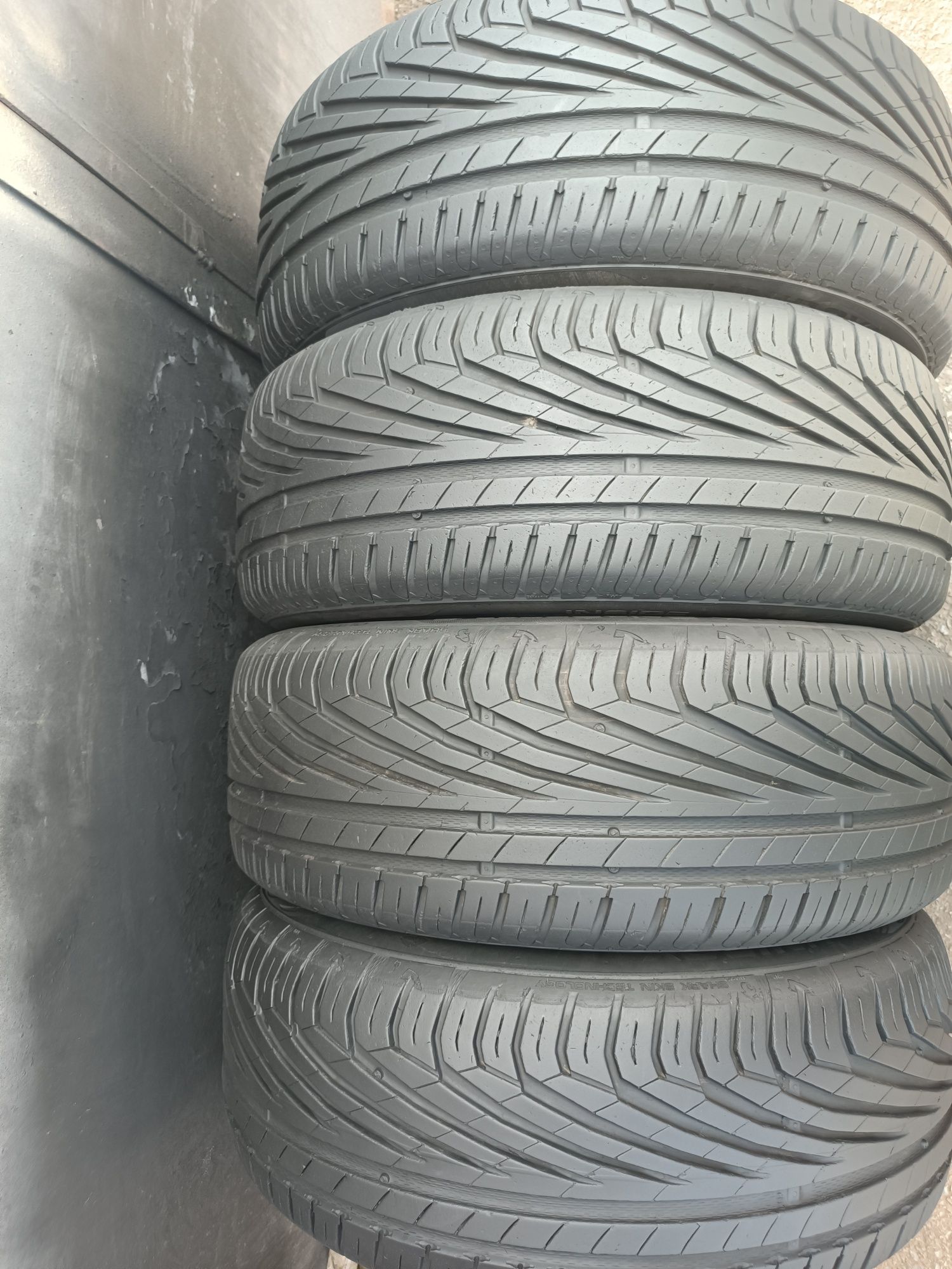 205/55/16 Uniroyal