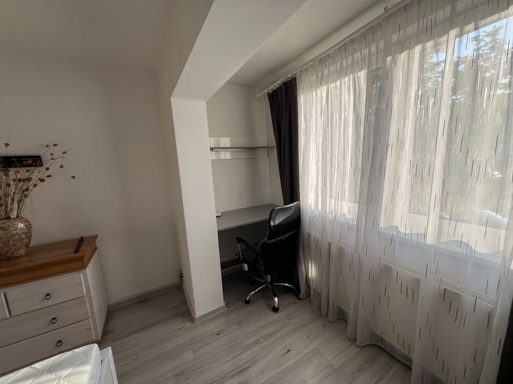 Închiriez apartament 2 camere Bd. Regele Ferdinand (Granicerilor) et.1
