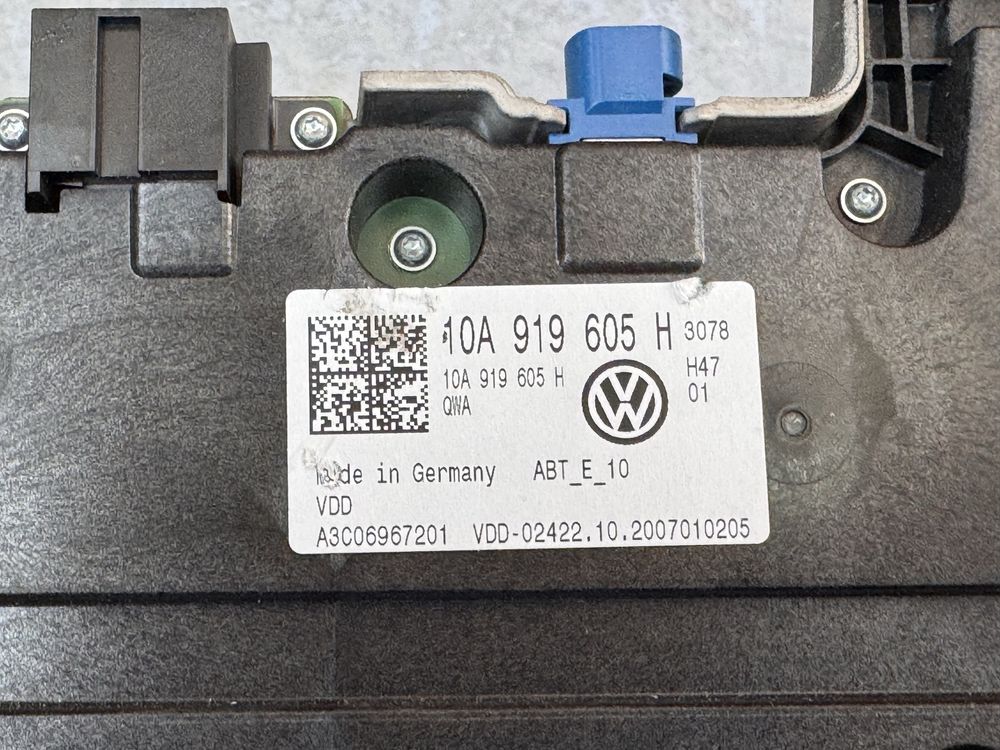 Централен дисплей Мултимедия Vw id3.pro