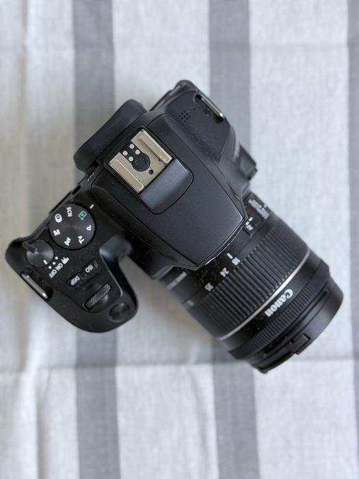 Vand canon dslr EOS 250D si obiectiv