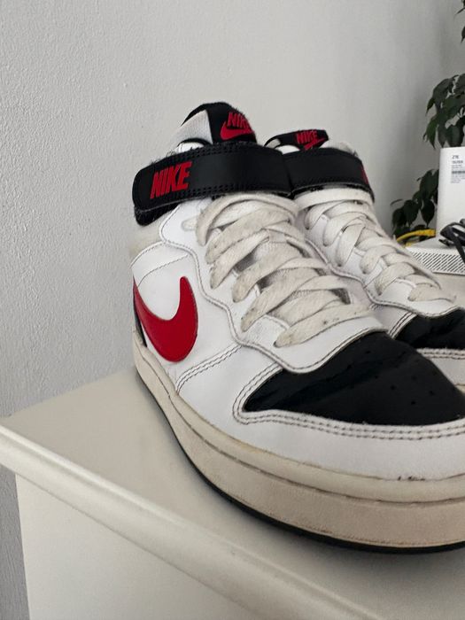 Nike court borough mid 2