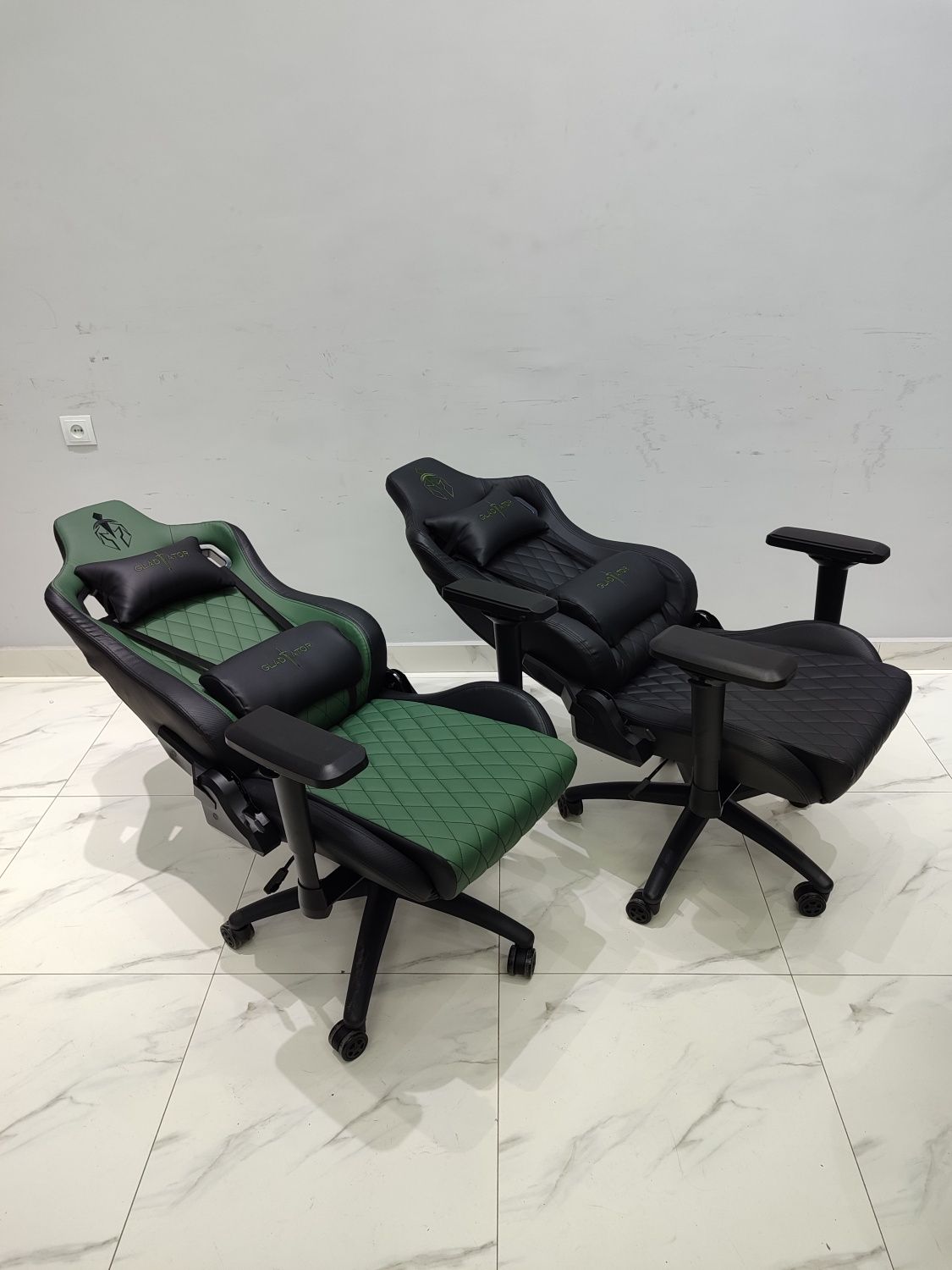Компьютерное игровое геймерское кресло модель Гладиатор 4 D