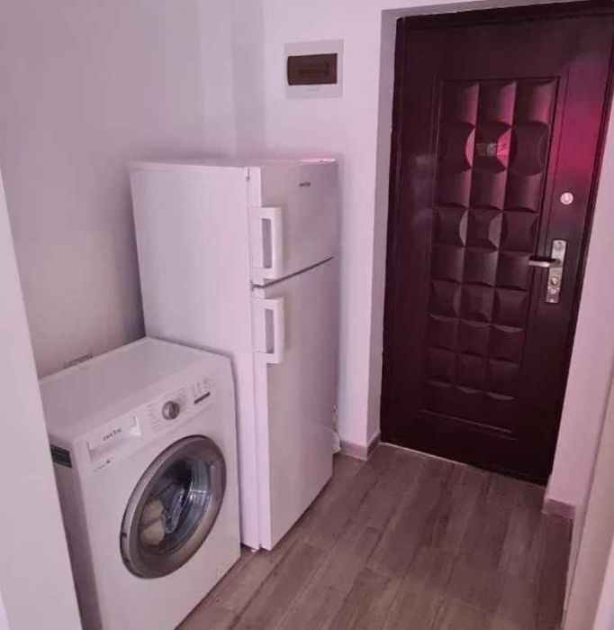 Дава се под наем Едностаен апартамент в Пловдив, Младежки Хълм - 48 кв.м за 153 € - Снимка #1