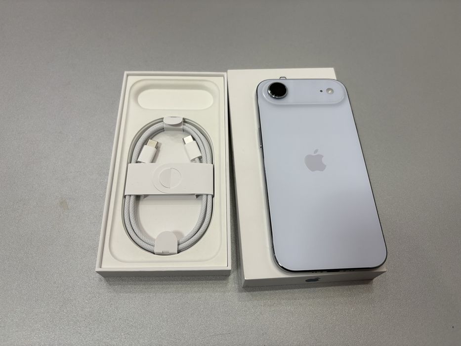 Iphone 17 Air, 256 gb, Sky Blue, la cutie