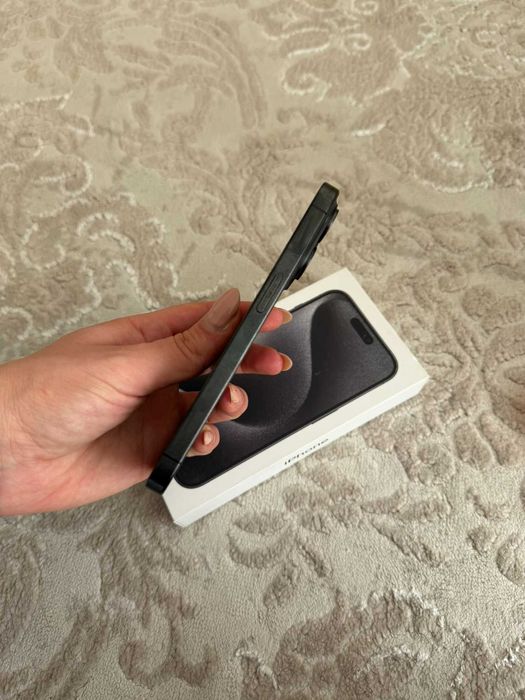 Продавам Iphone 15 pro 128 gb КАТО НОВ!!