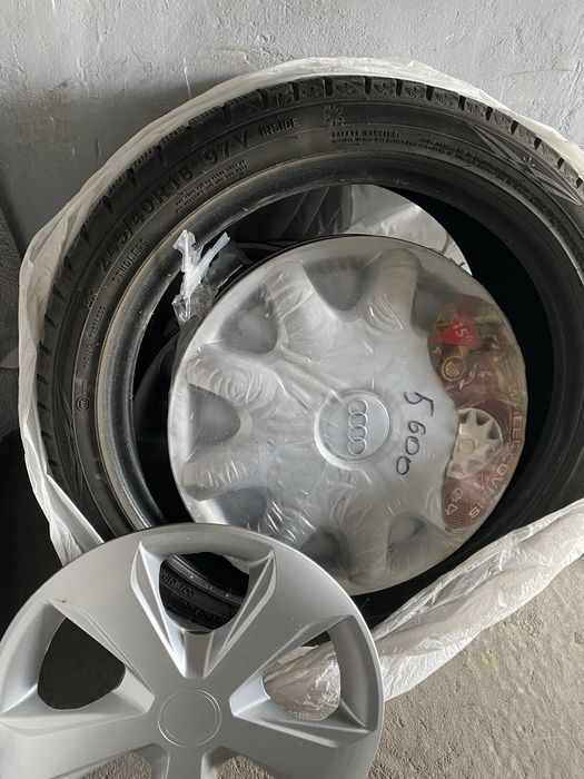 Продам 1 балон R18 зима и 2 комплекта колпаков R15 audi