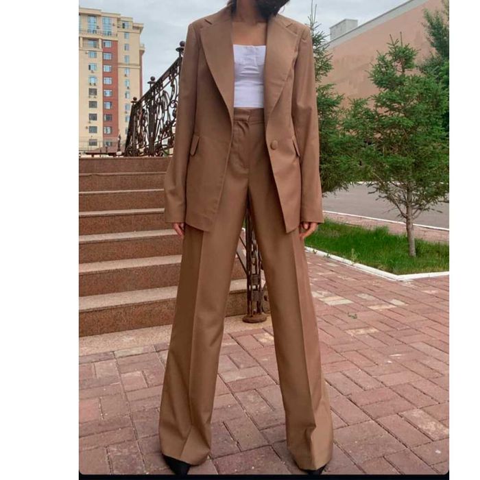 Женский Костюм от дизайнера BYOVA