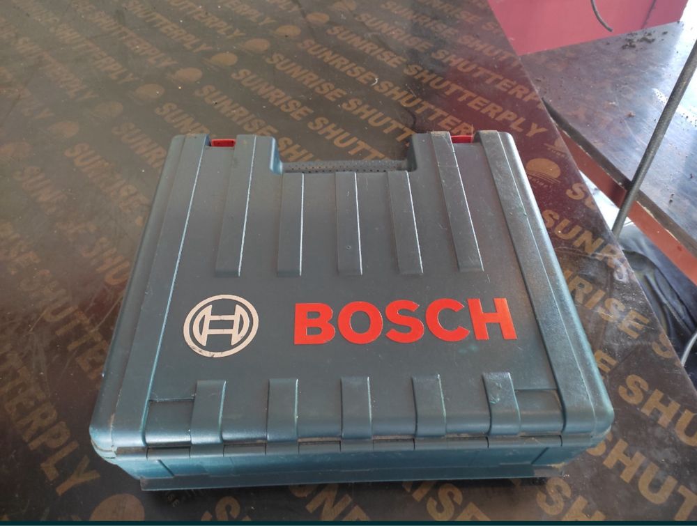 Перфоратор Бош BOSCH синя серия Профи Зфункции внос от Англия