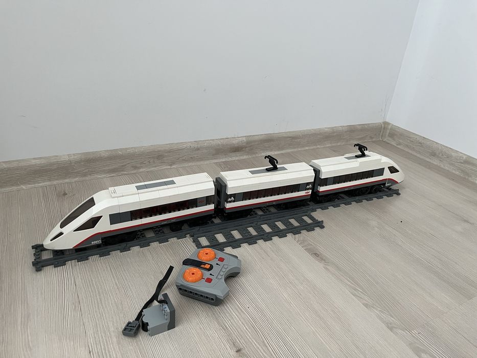 Tren Lego setul 60051, Lego City