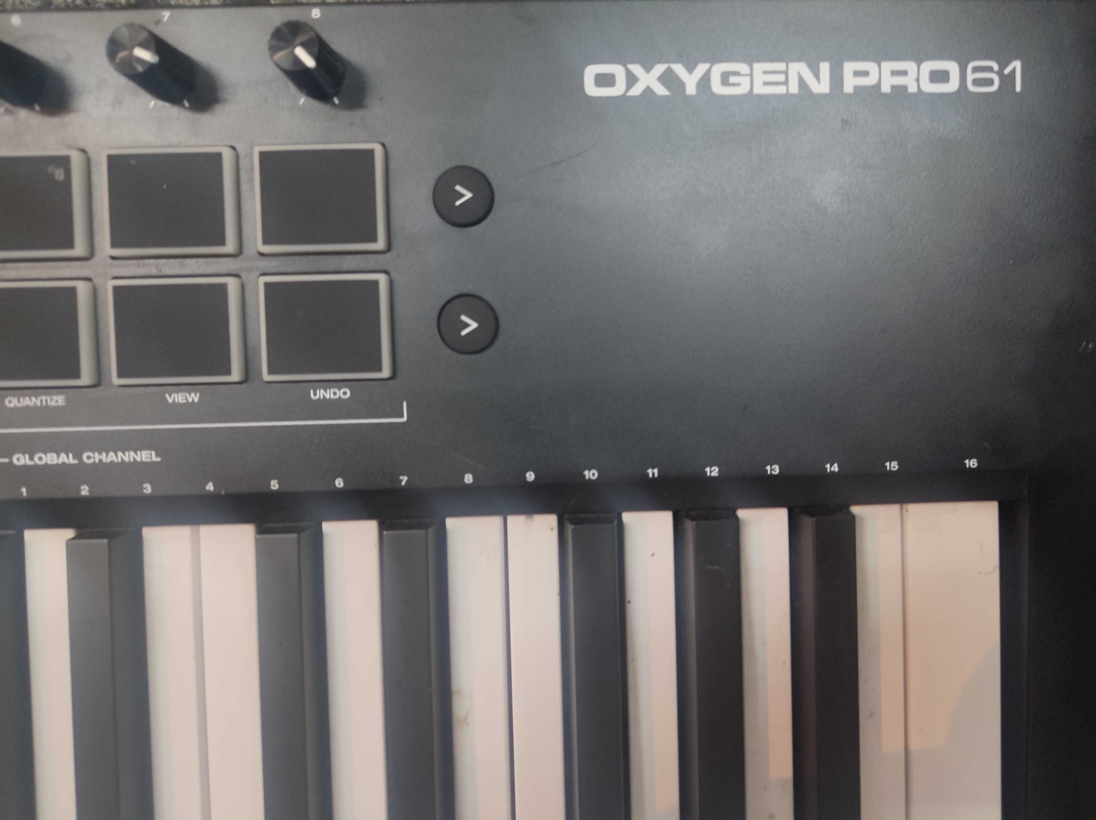 Controler midi Axiom Oxygen Pro61