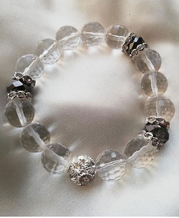 Ръчно изработени гривнички